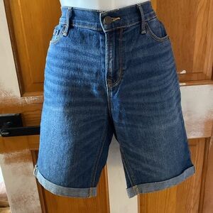 5/$20 - Old Navy Blue Jean Shorts - Size 6